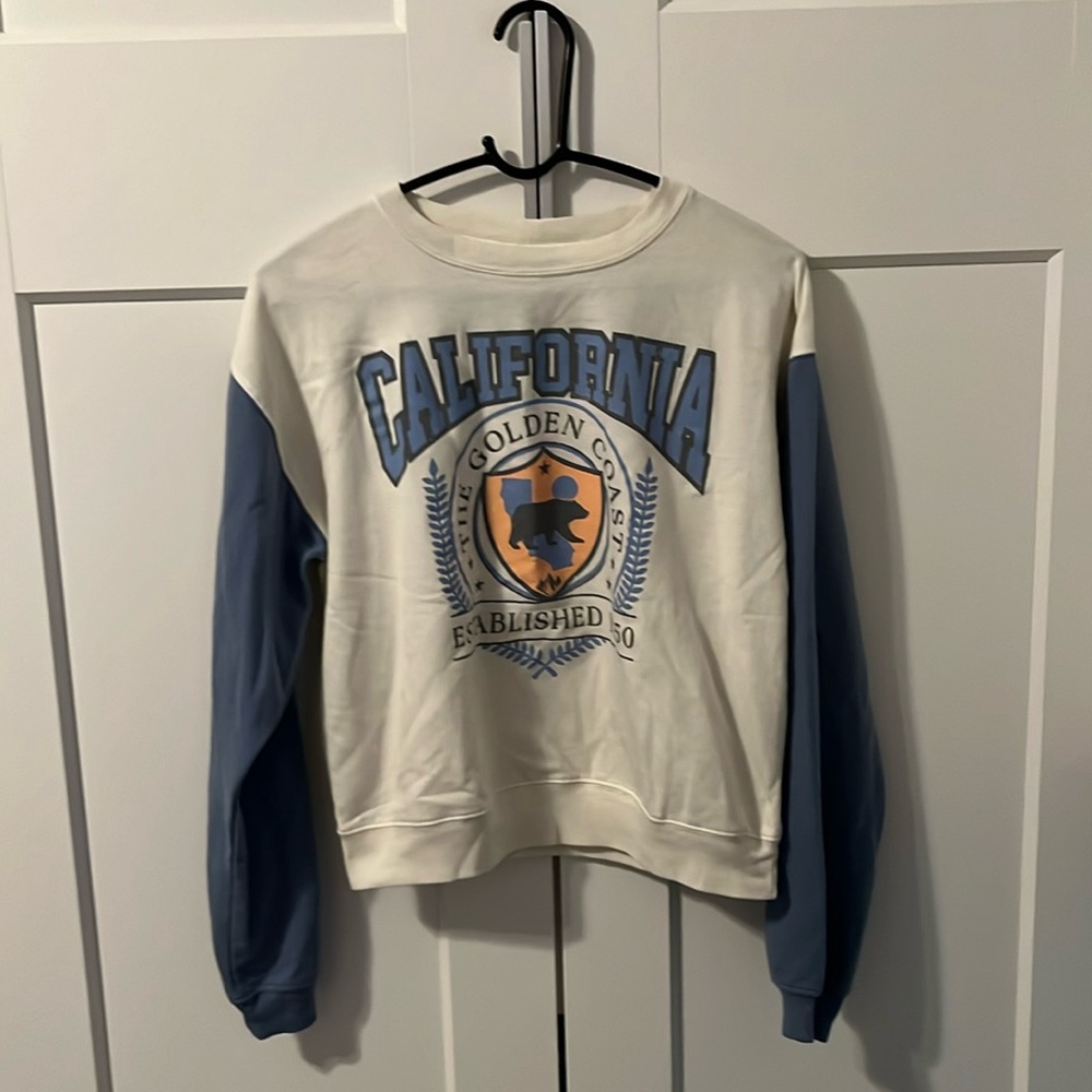Modern Lux Cali-Themed Top